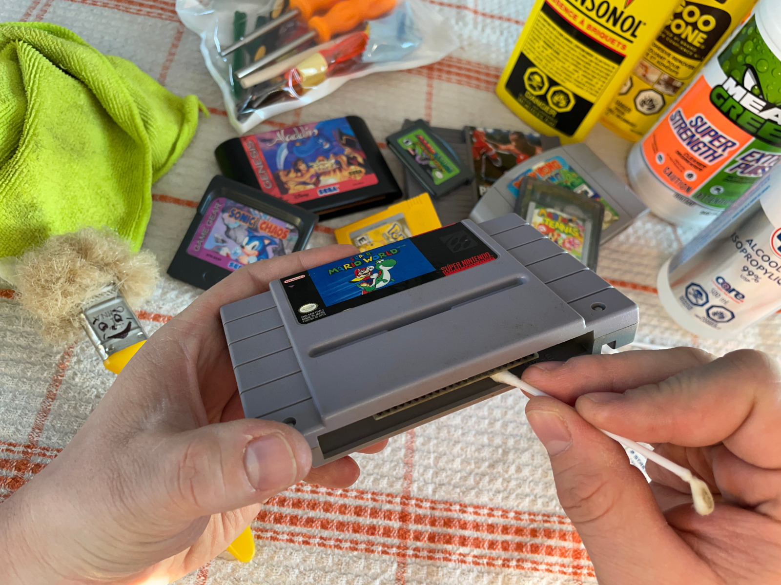 How to clean and preserve our Nintendo or SEGA cartridges?